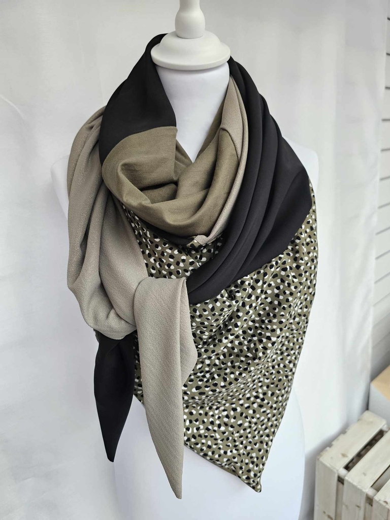 Les bobines d'Eline - Foulard triangle 01